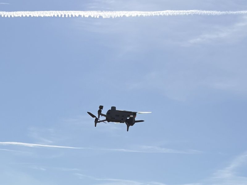 Dron DJI Matrice de DC Aerial Solutions en vuelo durante una inspección técnica