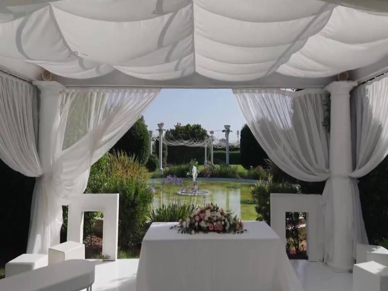 Vuelo aéreo 4K con dron sobre una finca de bodas y eventos en la Costa Blanca